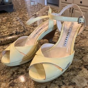 Women’s heels size 37